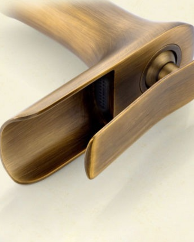 Rene Houtman Watervalkraan Brons - H135 MM