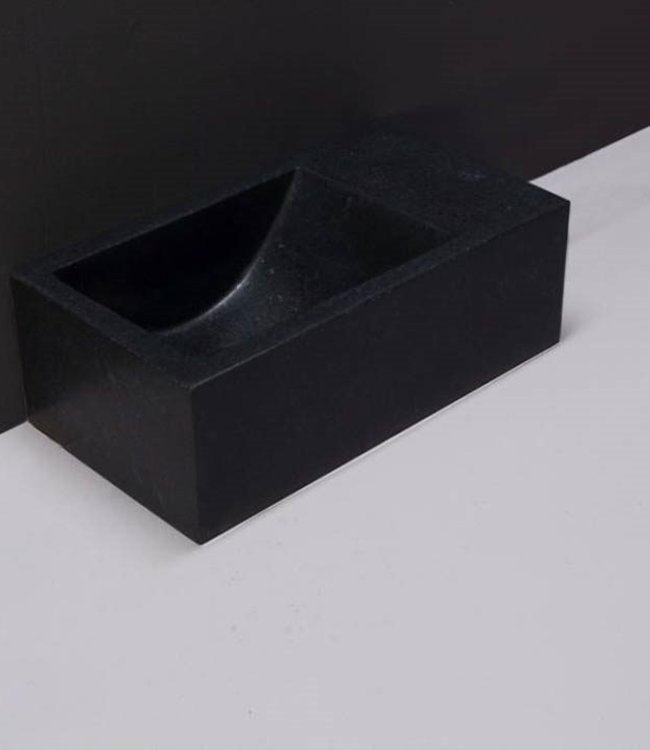 Rene Houtman Venetia Fontein - Graniet Gezoet