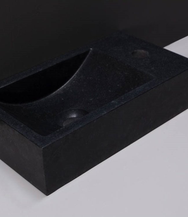 Rene Houtman Venetia Fontein - Graniet Gezoet