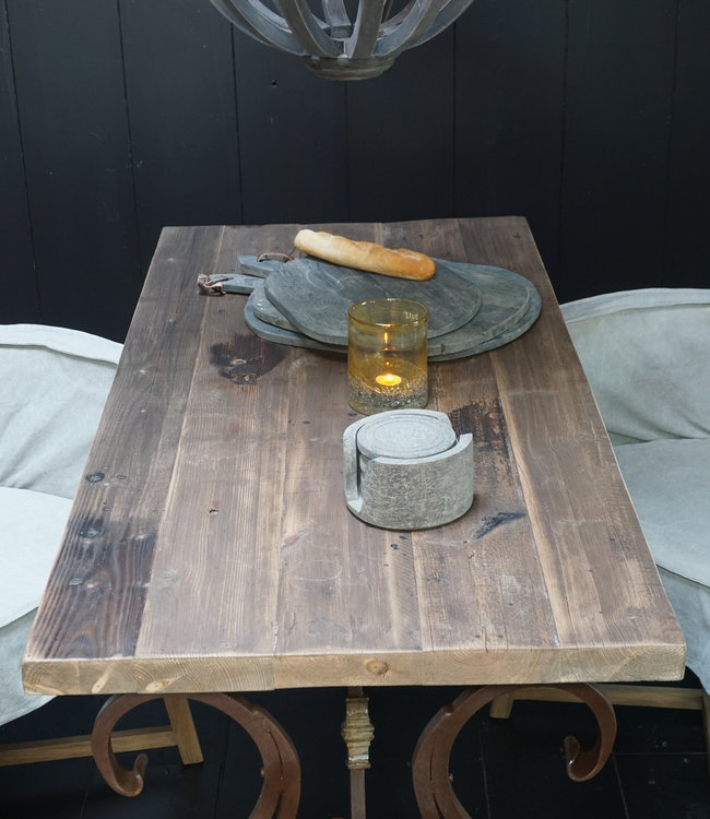 Rene Houtman Tafel Xavi Wagondelen Tafelblad Met Gietijzeren Onderstel