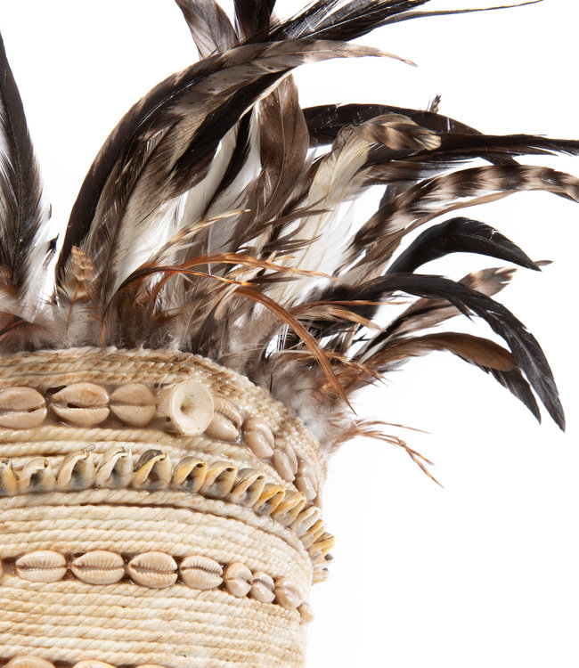 Bazar Bizar The Guinea Feather Hat on Stand - Naturel Zwart