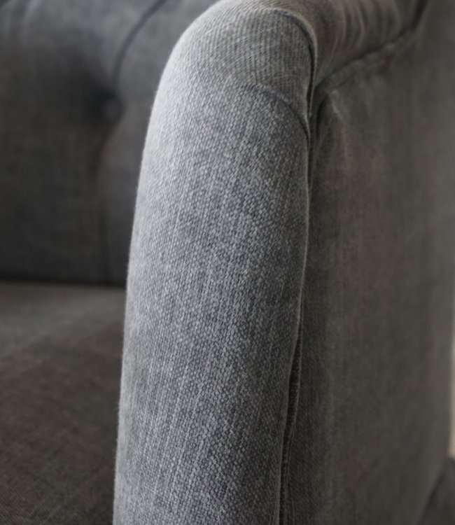 Rene Houtman Fauteuil Mona Gecapitonneerd Met Rok