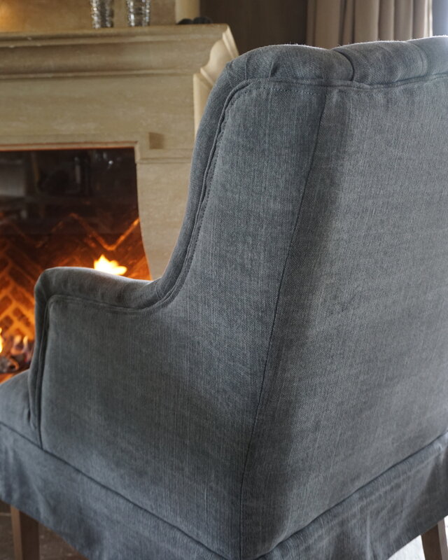 Rene Houtman Fauteuil Mona Gecapitonneerd Met Rok