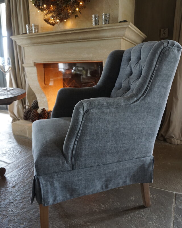 Rene Houtman Fauteuil Mona Gecapitonneerd Met Rok