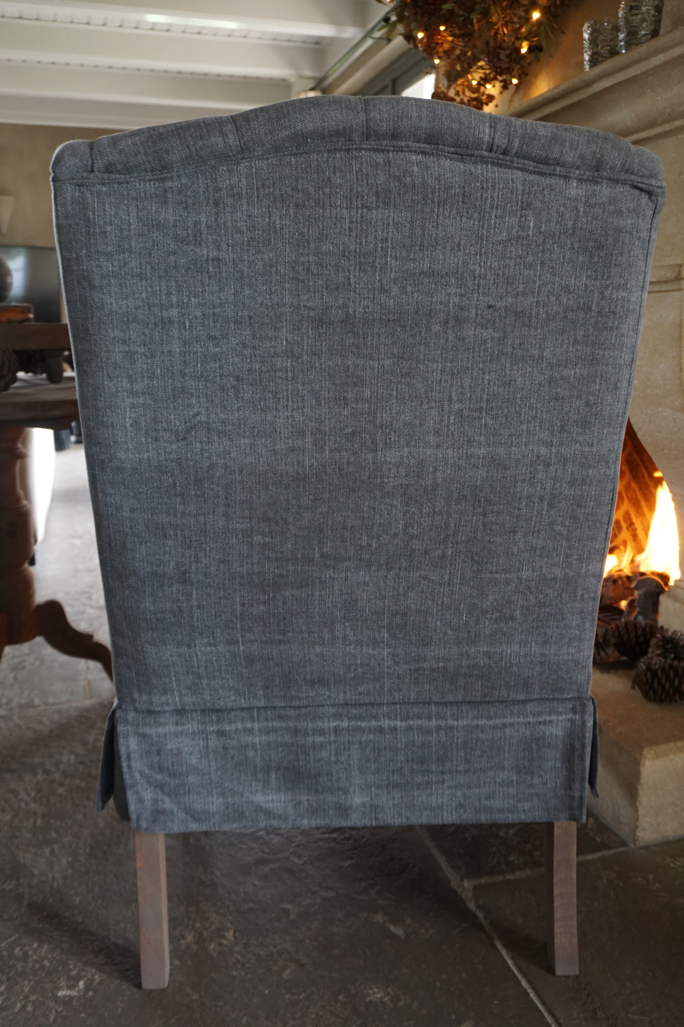 Rene Houtman Fauteuil Mona Gecapitonneerd Met Rok