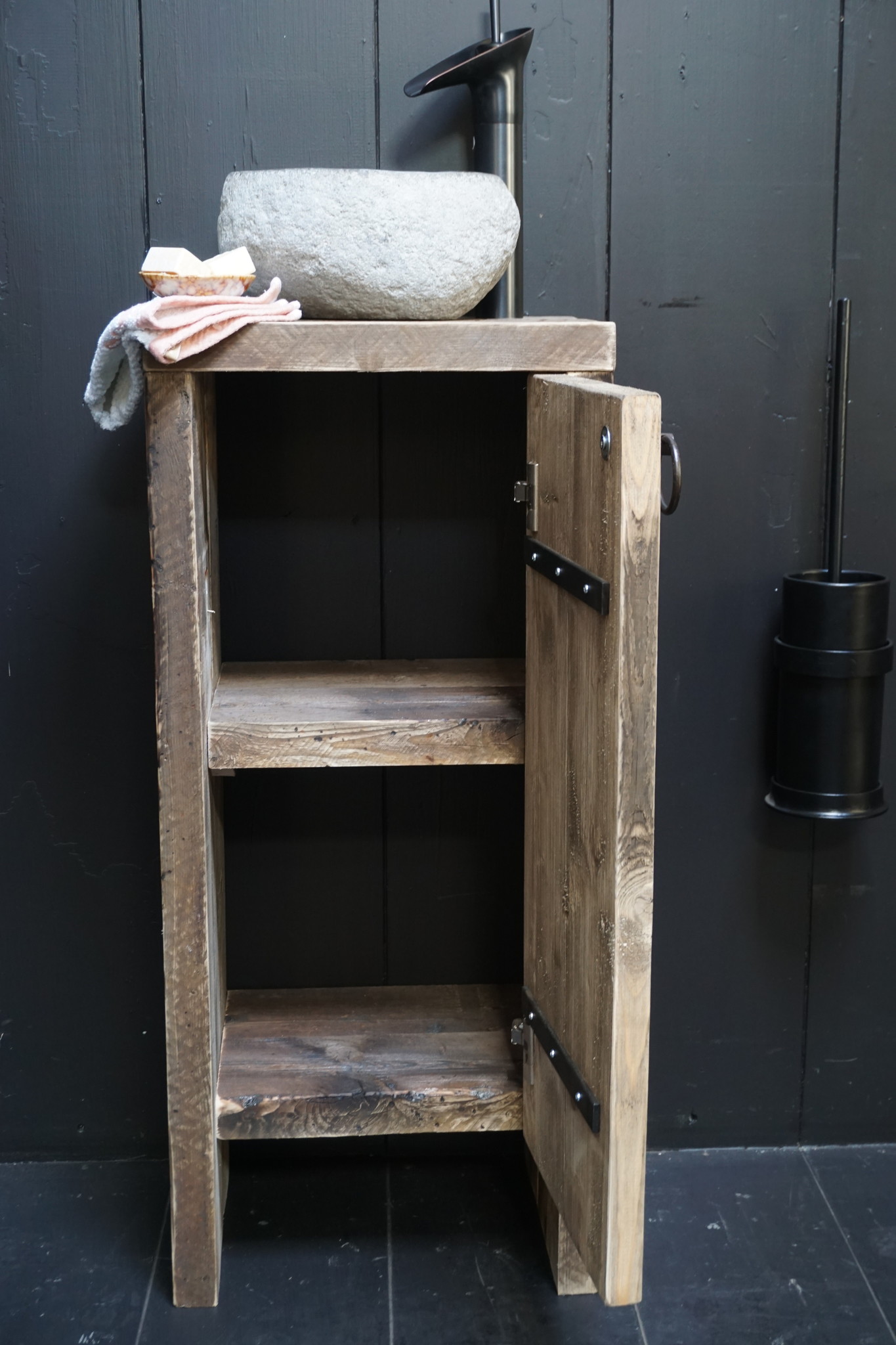 Rene Houtman Toiletmeubel Jur Oude Wagondelen H90xB40 cm