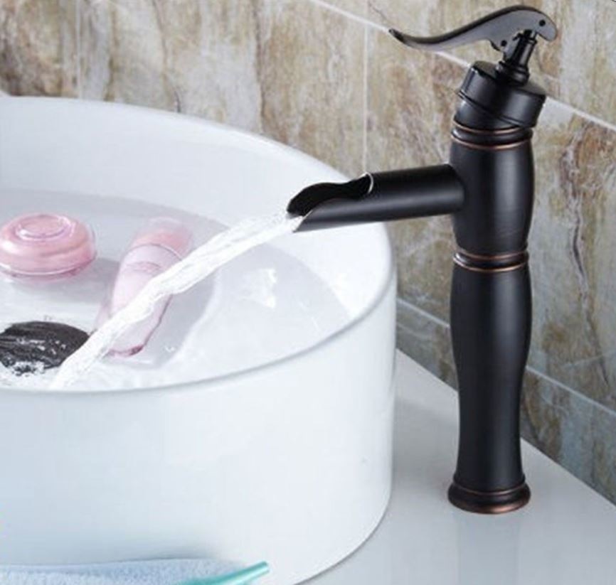 Rene Houtman Donkere Watervalkraan - H32 cm