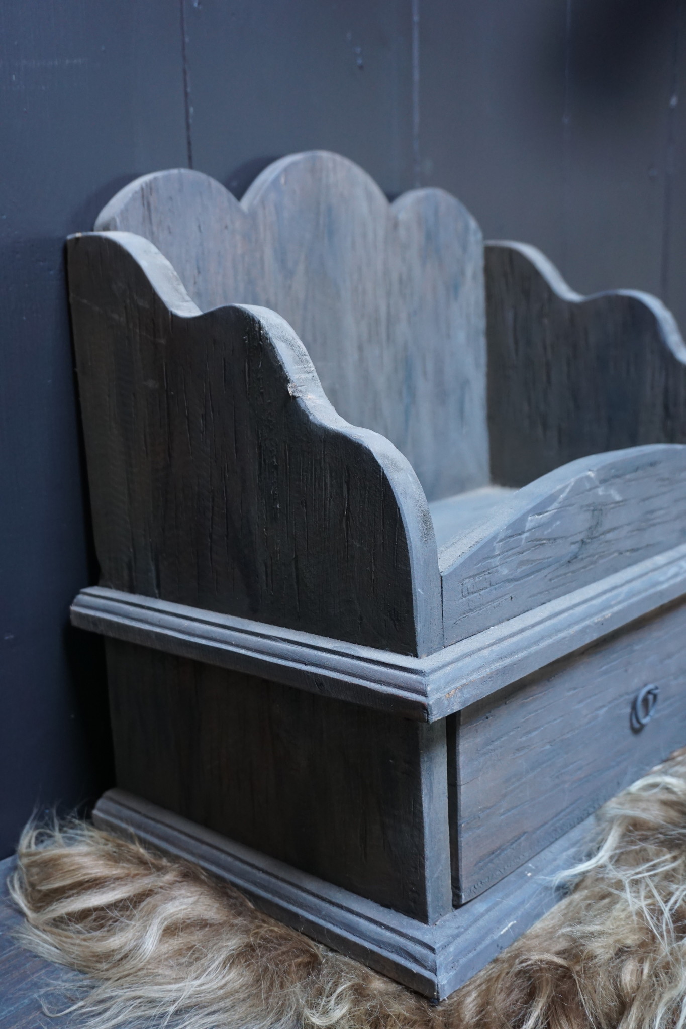Rene Houtman Gruttersbak Hout Met Kartelrand En Lade 42 cm