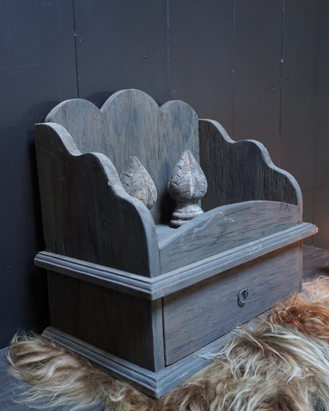 Rene Houtman Gruttersbak Hout Met Kartelrand En Lade 42 cm