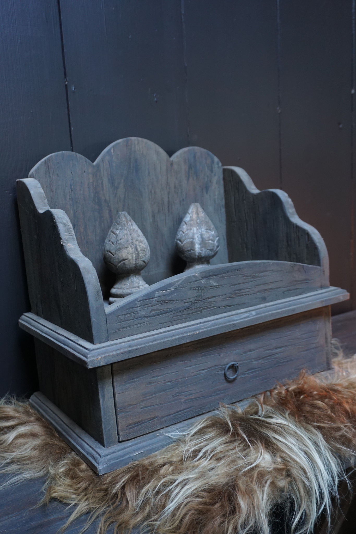 Rene Houtman Gruttersbak Hout Met Kartelrand En Lade 42 cm