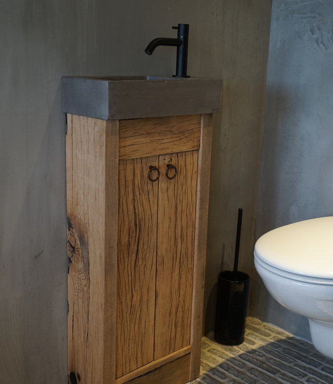 Rene Houtman Oud eikenhouten landelijk toiletmeubel + fontein dark grey