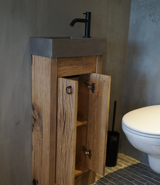 Rene Houtman Oud eikenhouten landelijk toiletmeubel + fontein dark grey