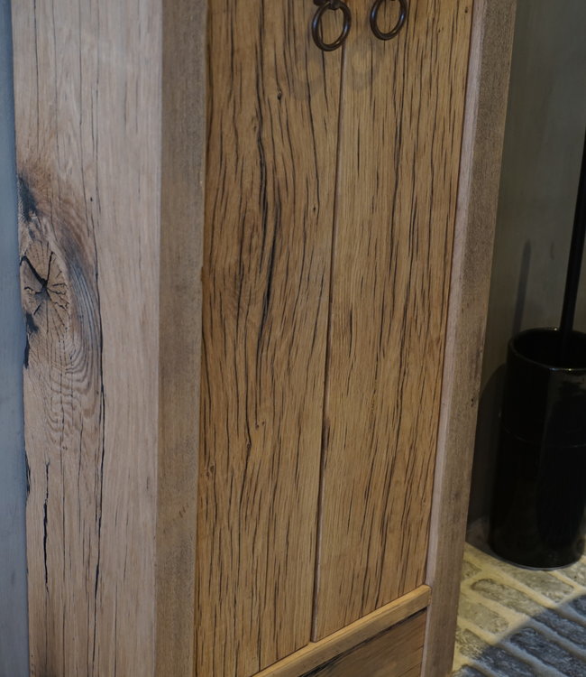 Rene Houtman Oud eikenhouten landelijk toiletmeubel + fontein dark grey