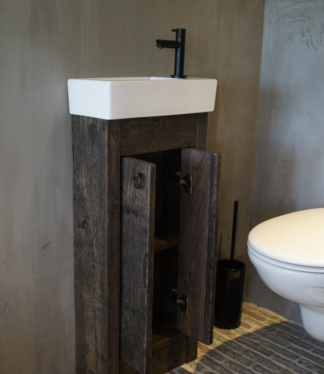 Rene Houtman Oud eikenhouten landelijk toiletmeubel + fontein wit