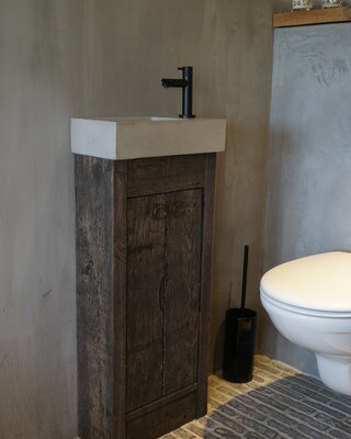 Rene Houtman Oud eikenhouten landelijk toiletmeubel