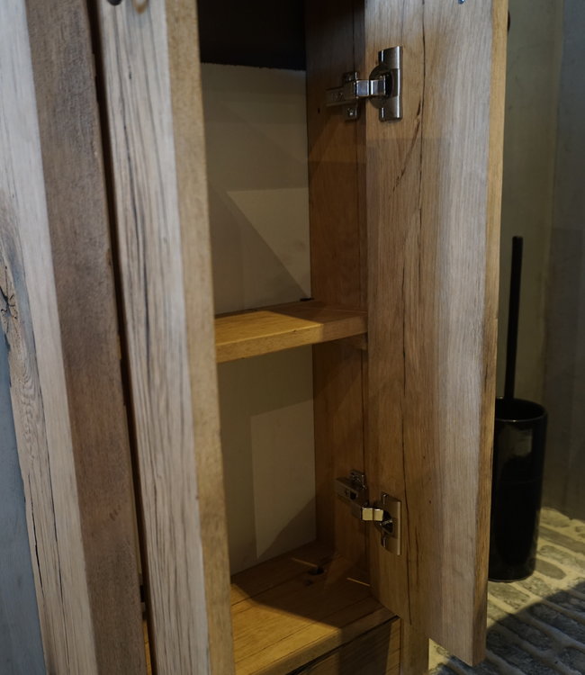 Rene Houtman Oud eikenhouten geschaafd toiletmeubel + gefrijnd natuursteen