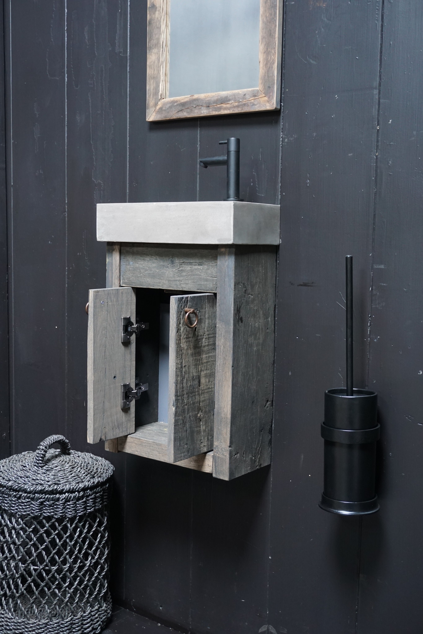 Rene Houtman Toiletmeubel Zwevend Oud Eikenhout + Beton Dark Grey