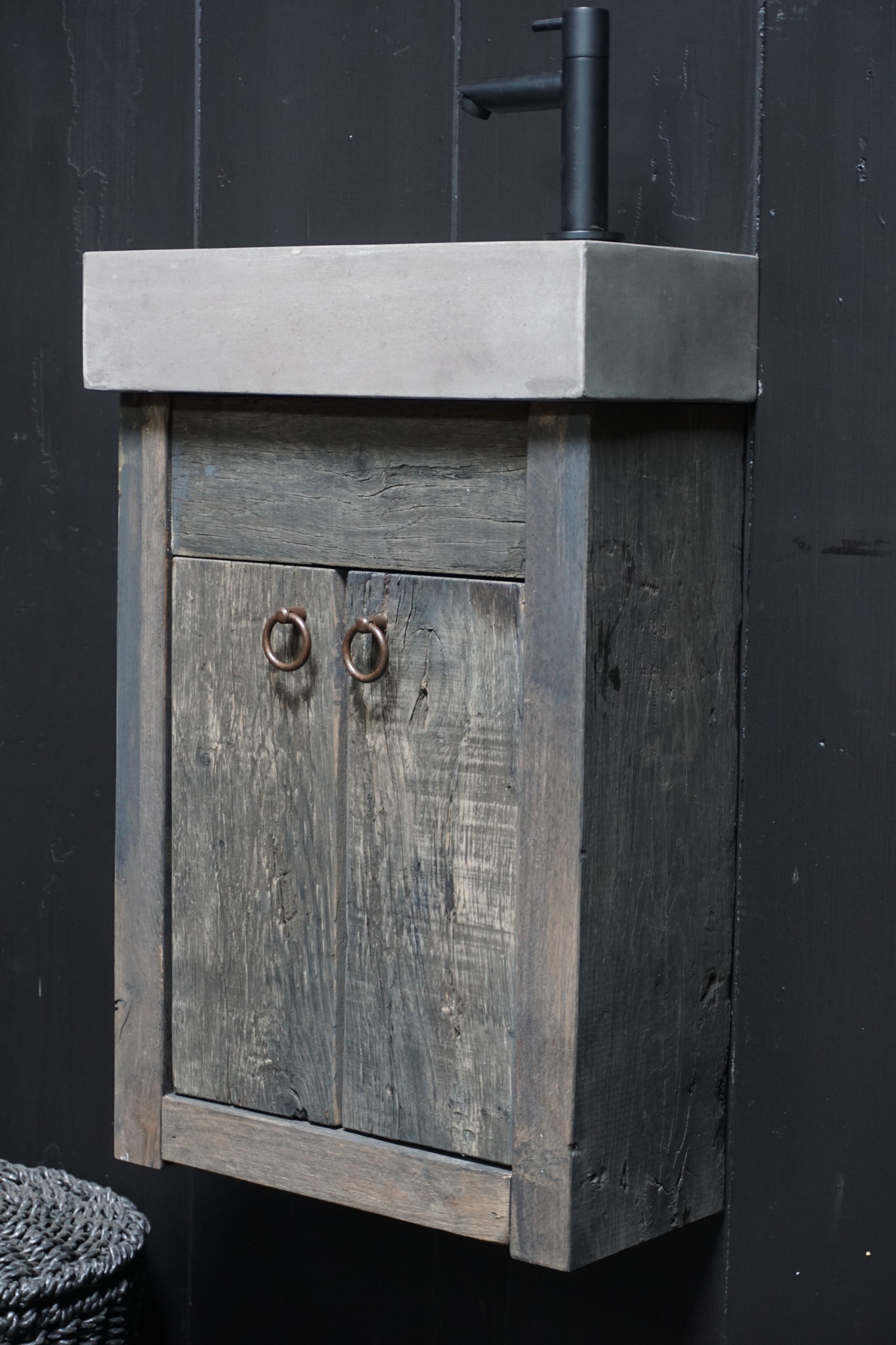 Rene Houtman Toiletmeubel Zwevend Oud Eikenhout + Beton Dark Grey