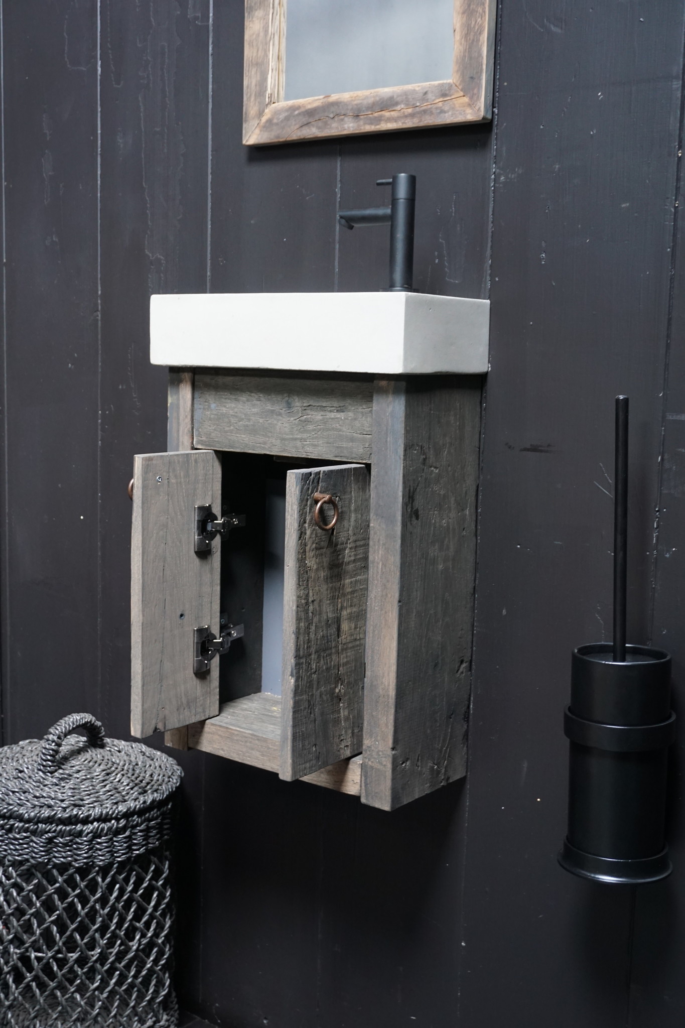 Rene Houtman Toiletmeubel Zwevend Oud Eikenhout + Beton Light Grey