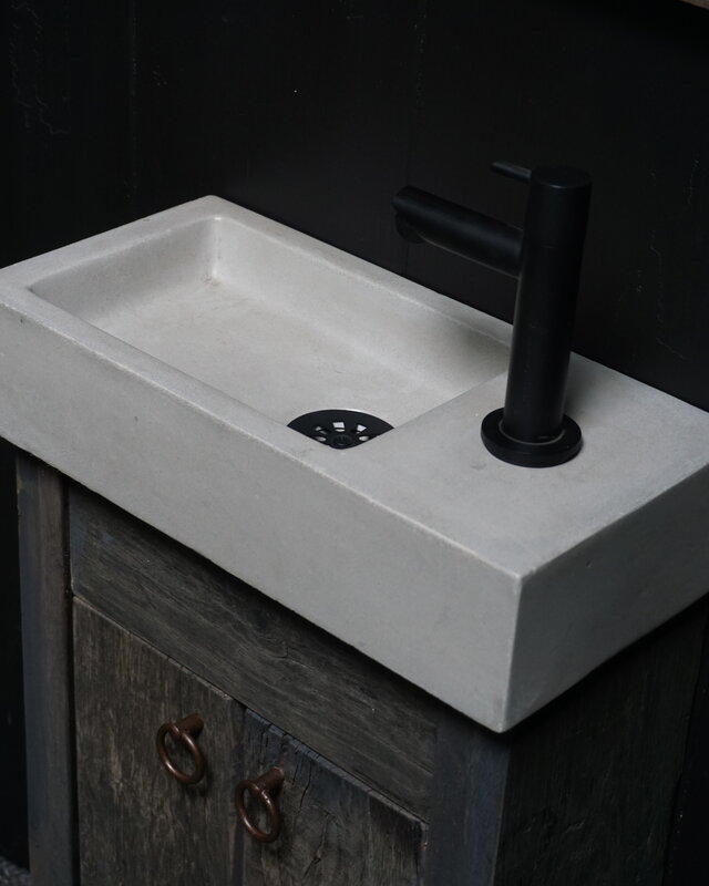 Rene Houtman Toiletmeubel Zwevend Oud Eikenhout + Beton Light Grey