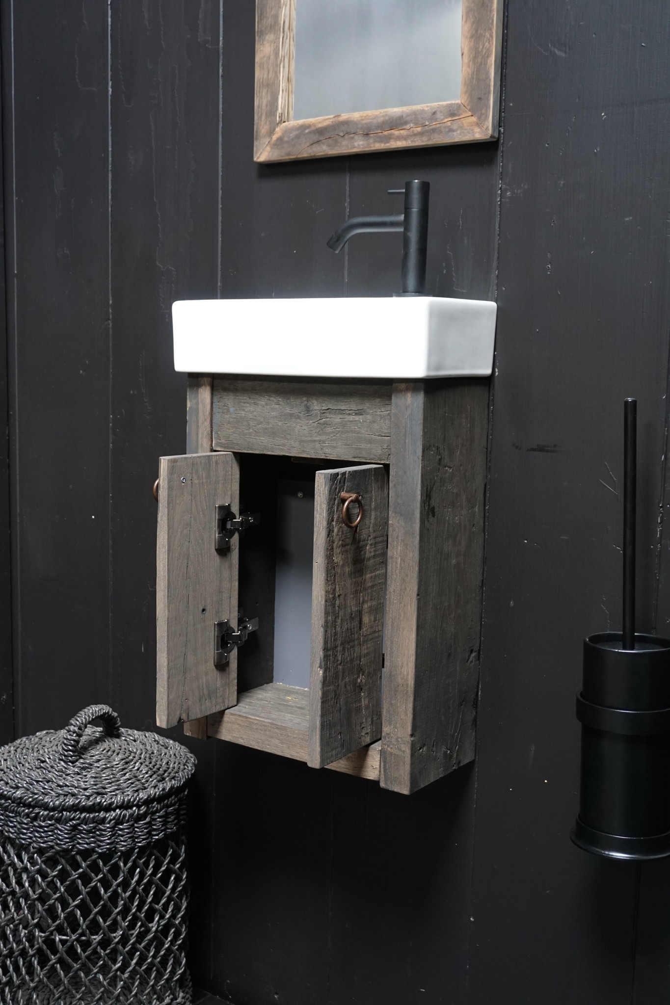 Rene Houtman Toiletmeubel Zwevend Oud Eikenhout +Fontein Keramiek Wit