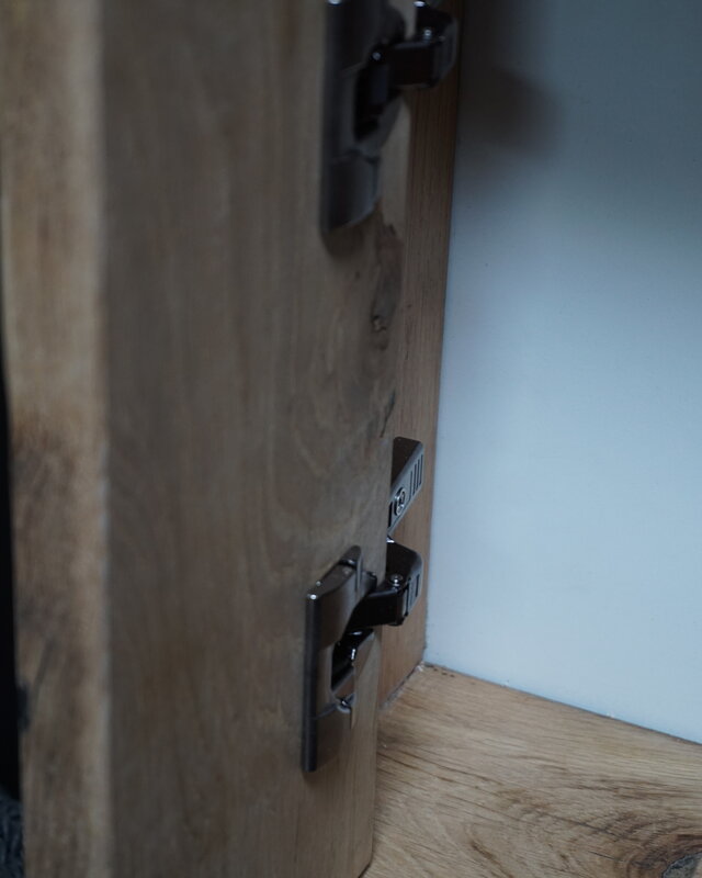 Rene Houtman Toiletmeubel Geschaafd Zwevend Oud Eikenhout - Dark Grey