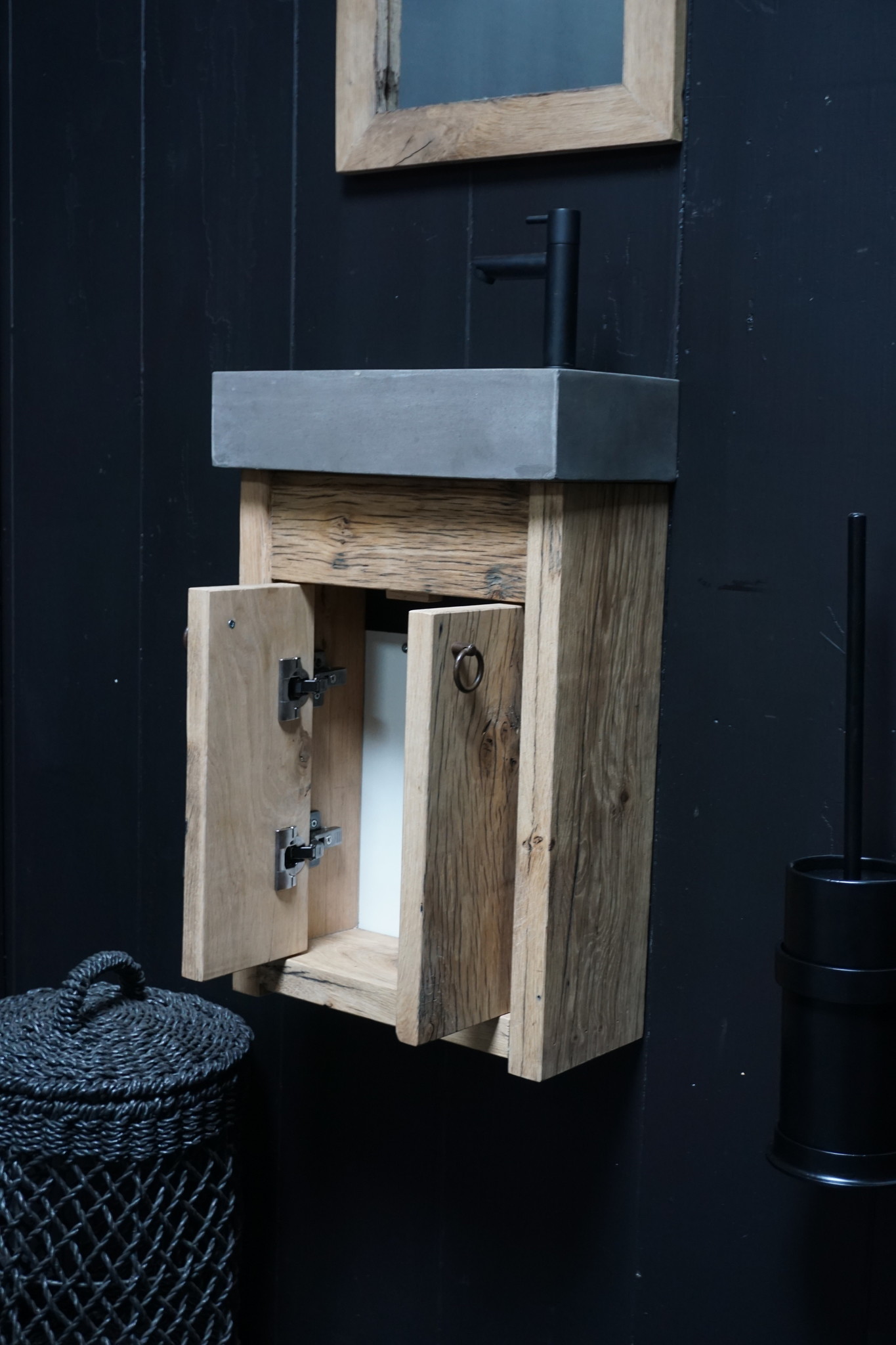 Rene Houtman Toiletmeubel Geschaafd Zwevend Oud Eikenhout - Dark Grey