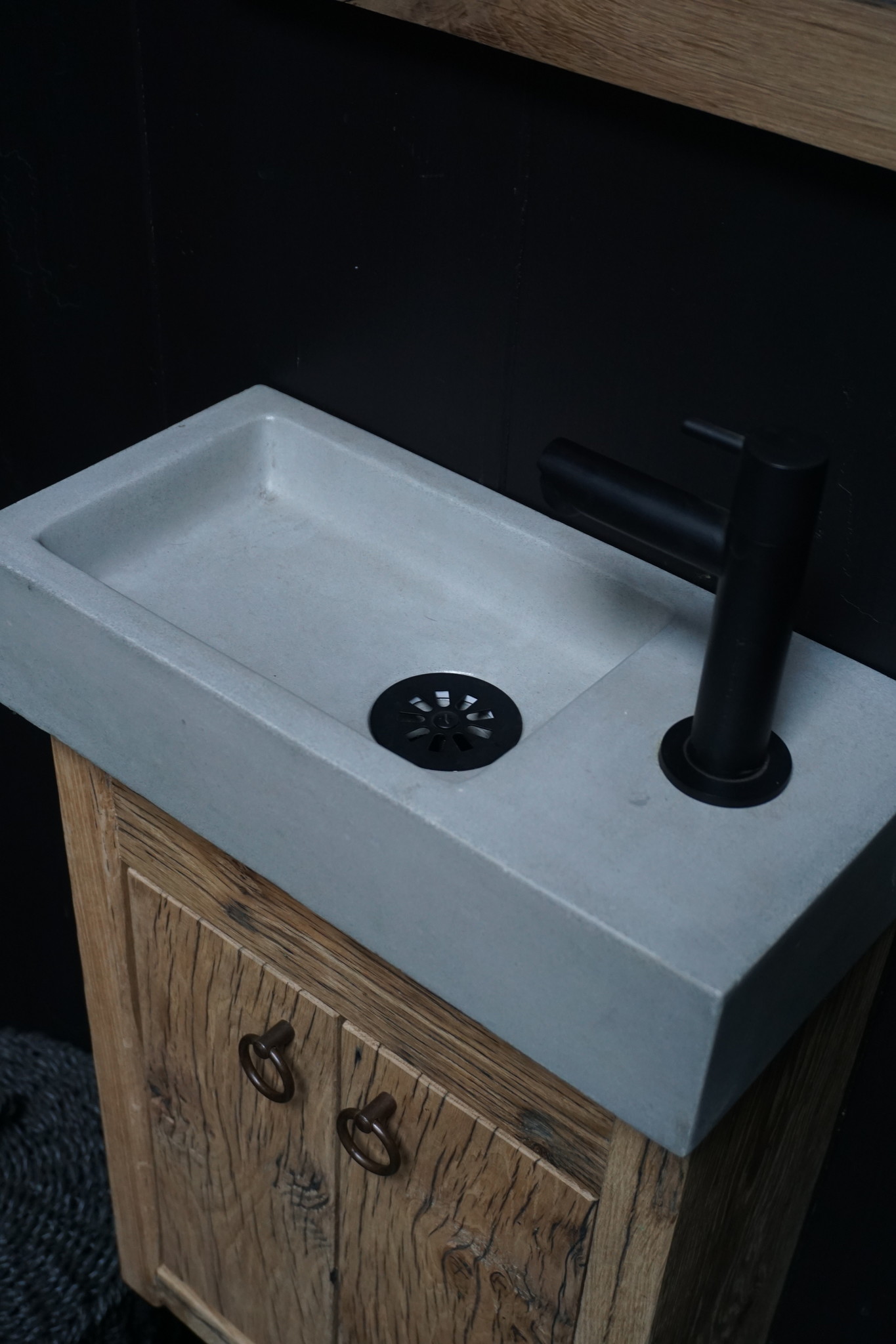 Rene Houtman Toiletmeubel Geschaafd Zwevend Oud Eikenhout - Light Grey