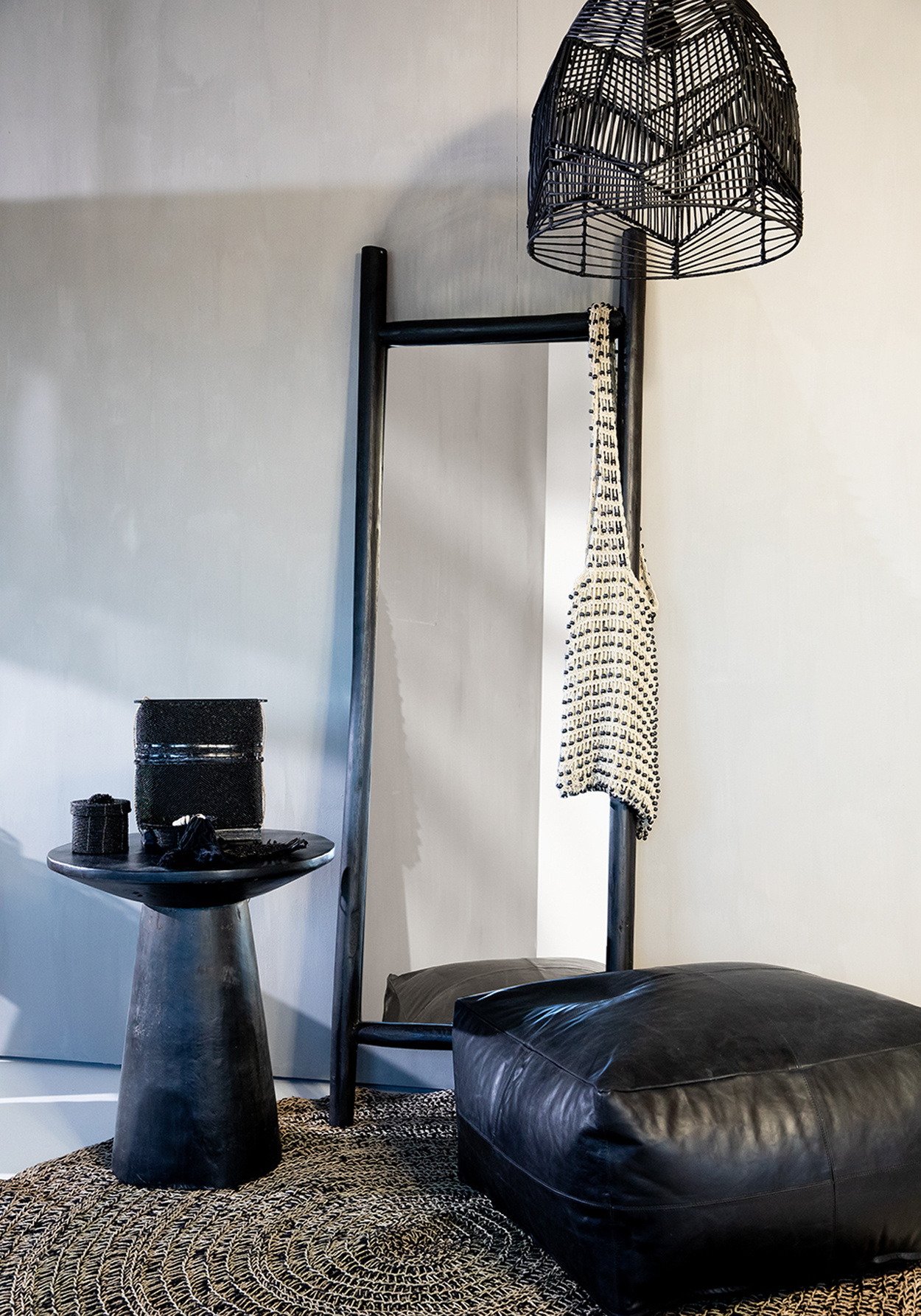 Bazar Bizar The Collectors Pouffe - Zwart - H30 cm