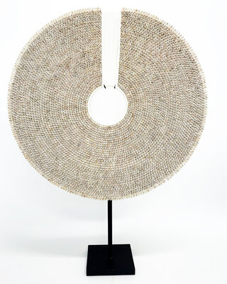 Bazar Bizar The Papua Shell Disch on Stand - Wit - H110 cm