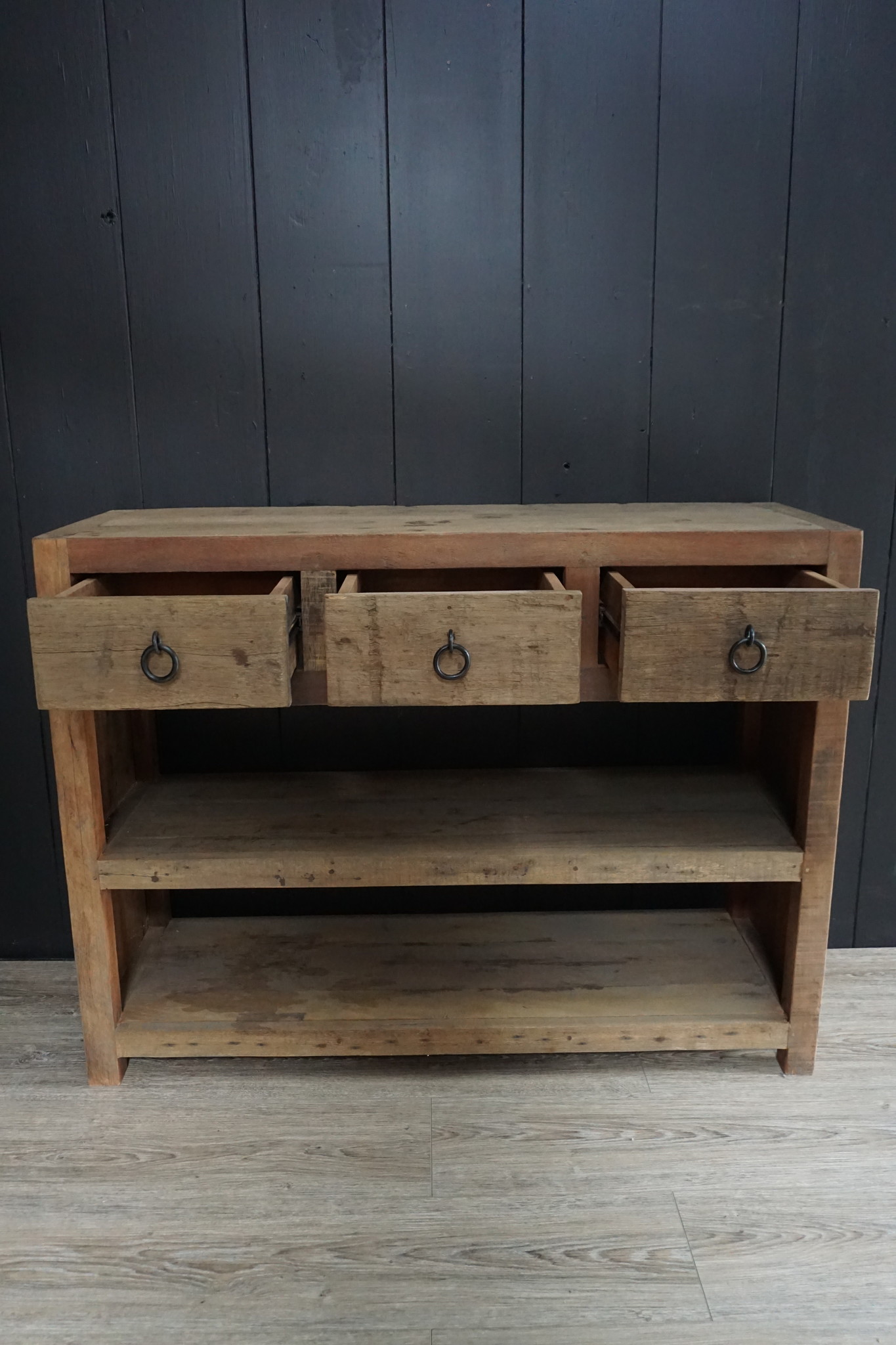 Rene Houtman Sidetable Oud Teak 3-lades L120 x D41 x H90 cm