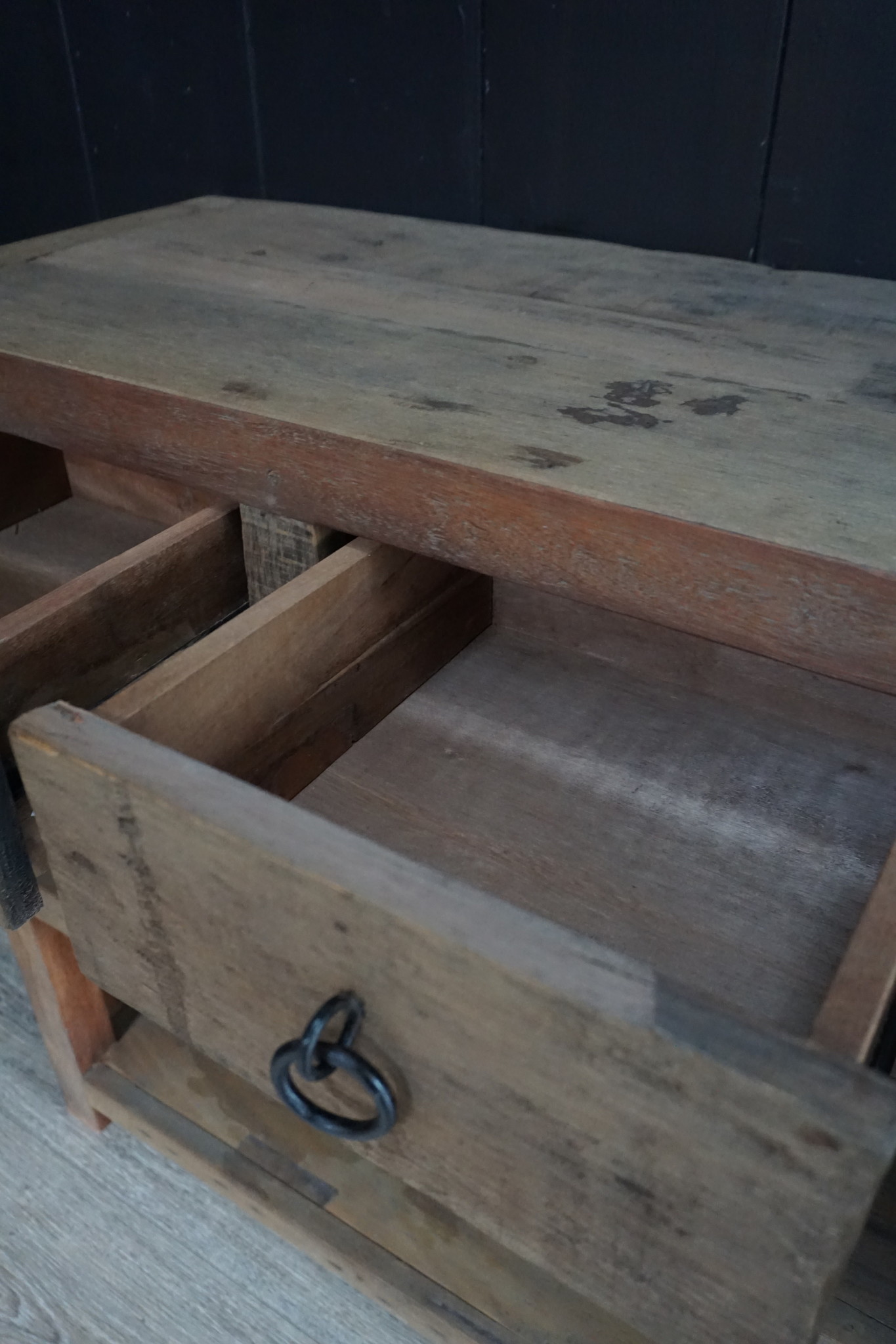 Rene Houtman Sidetable Oud Teak 3-lades L120 x D41 x H90 cm
