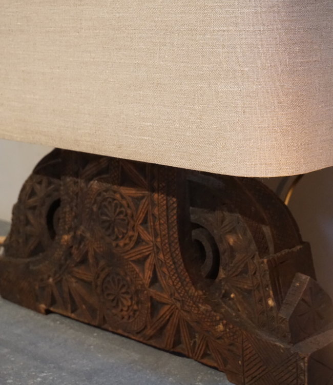 Be-Uniq Tafellamp Antiek Pilaarornament + Linnen Kap