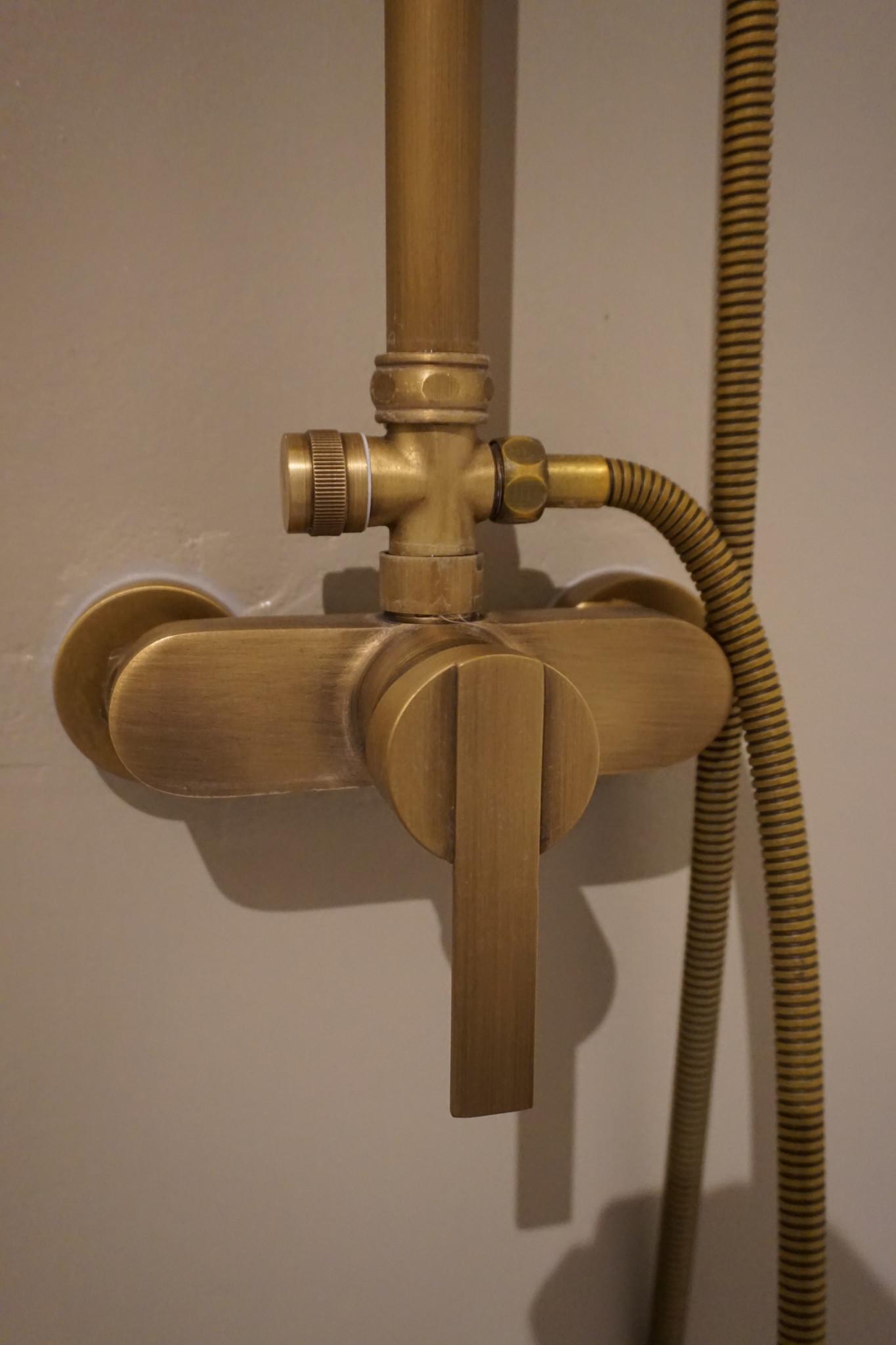 Rene Houtman Antieke Bronzen Opbouwdoucheset