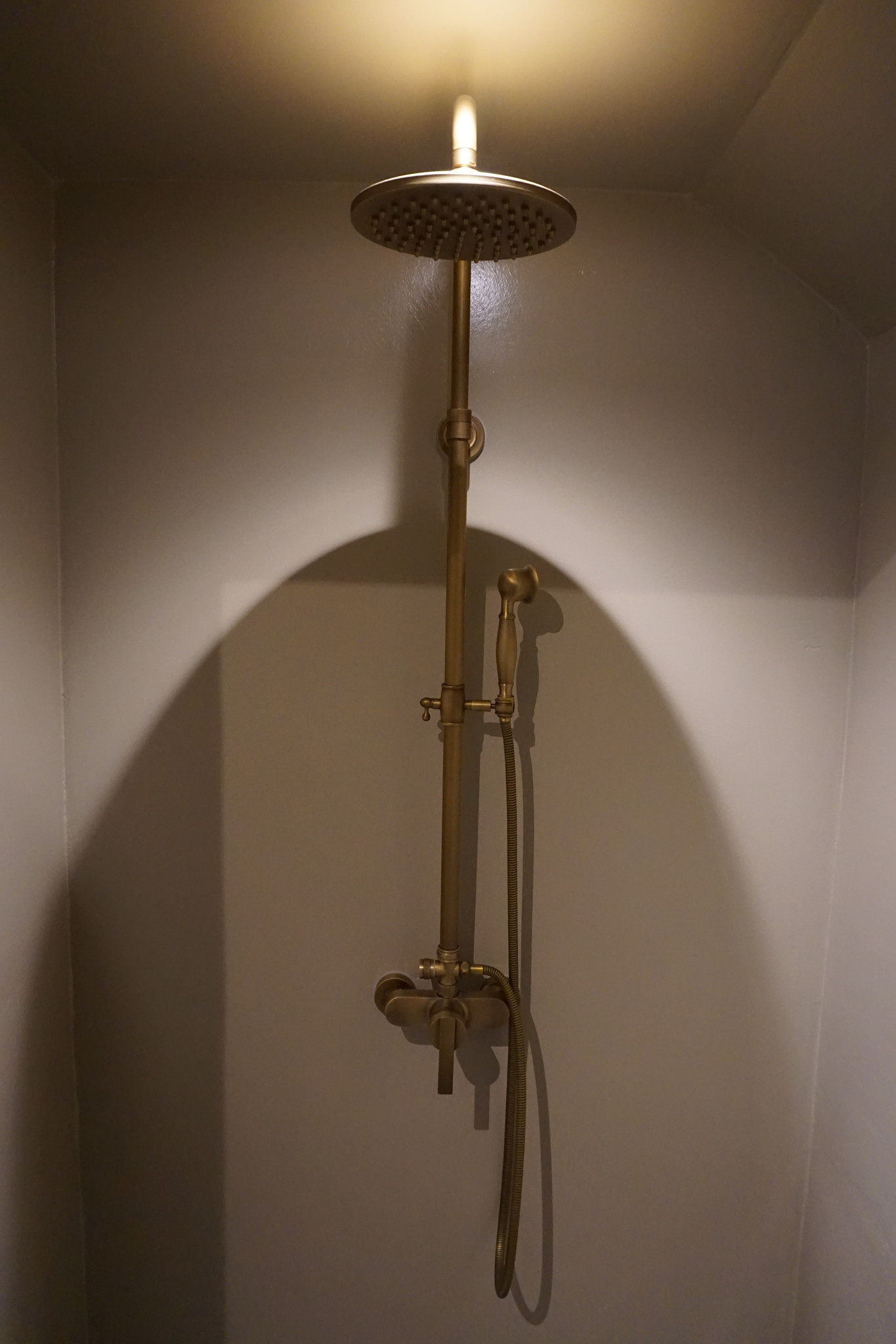 Rene Houtman Antieke Bronzen Opbouwdoucheset
