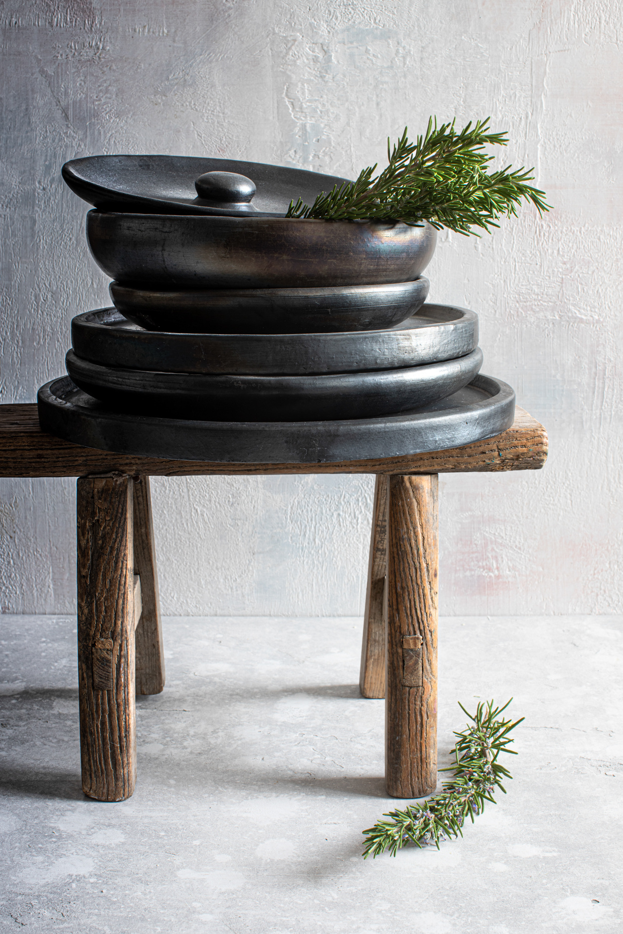 Bazar Bizar The Burned Diep Bord - Zwart - H5 x B22 cm