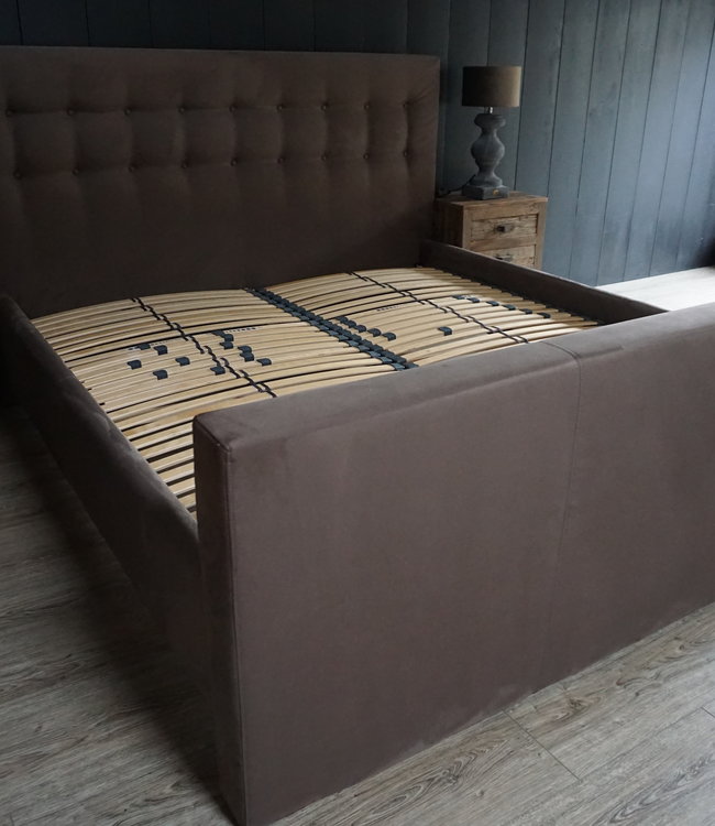 Rene Houtman Darlton Challenger Ledikant Capiton Stof Bruin