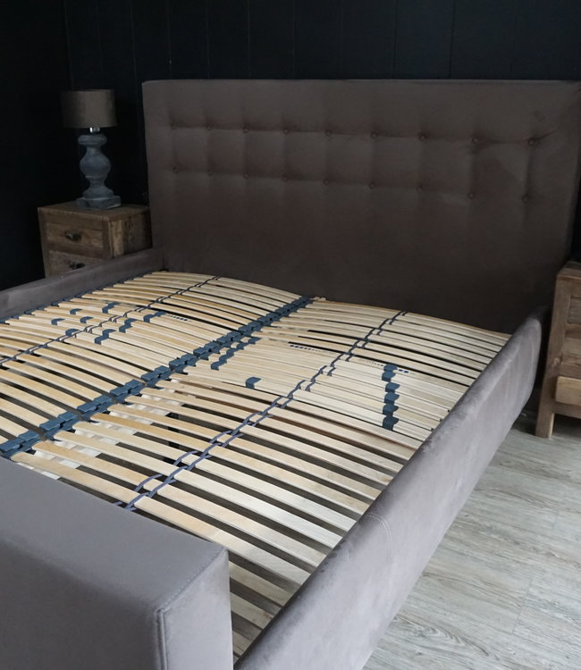 Rene Houtman Darlton Challenger Ledikant Capiton Stof Bruin