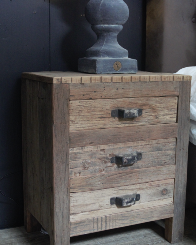 Rene Houtman Oud houten nachtkastje 3 lades 50x35x60 cm