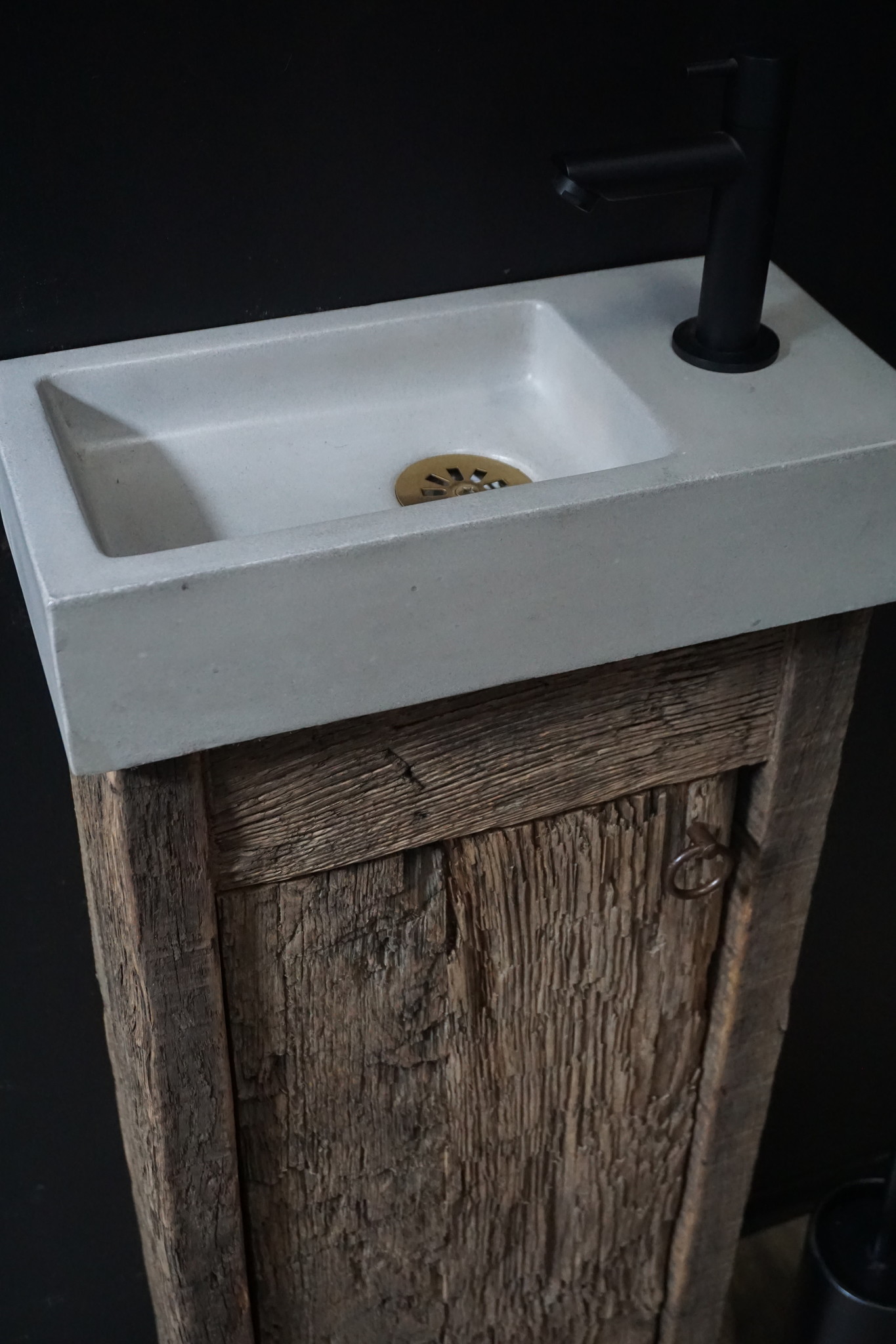 Rene Houtman Oud Eikenhouten Geborsteld Toiletmeubel 1 deur + Fontein L.Grey