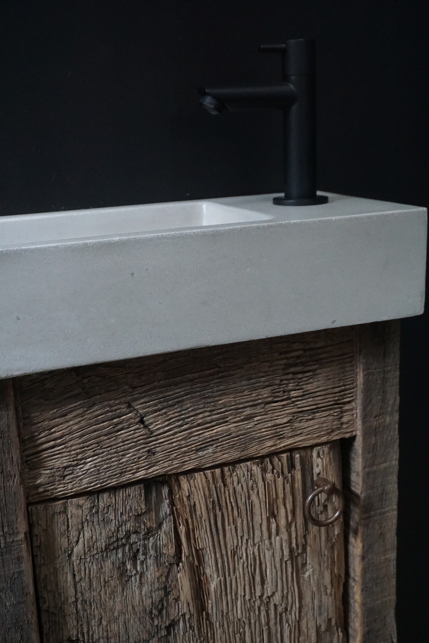 Rene Houtman Oud Eikenhouten Geborsteld Toiletmeubel 1 deur + Fontein L.Grey