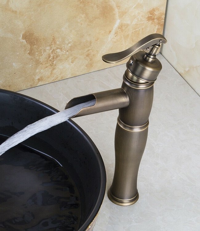 Rene Houtman Bronzen Watervalkraan - Mengbaar - H32 cm