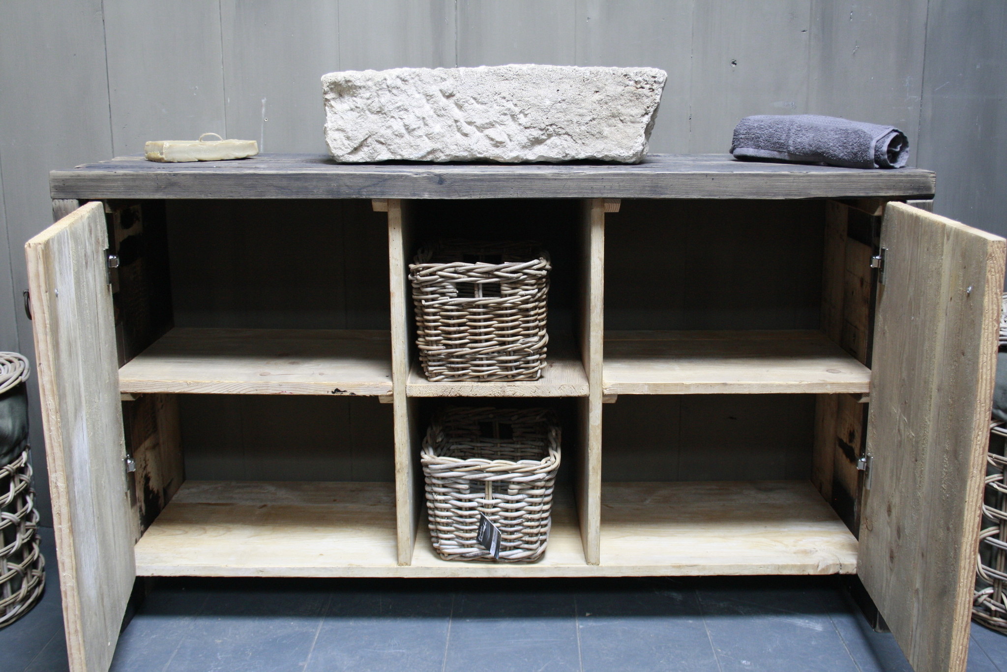 Rene Houtman Oud houten badkamermeubel/Sidetable Kelsey 140 cm