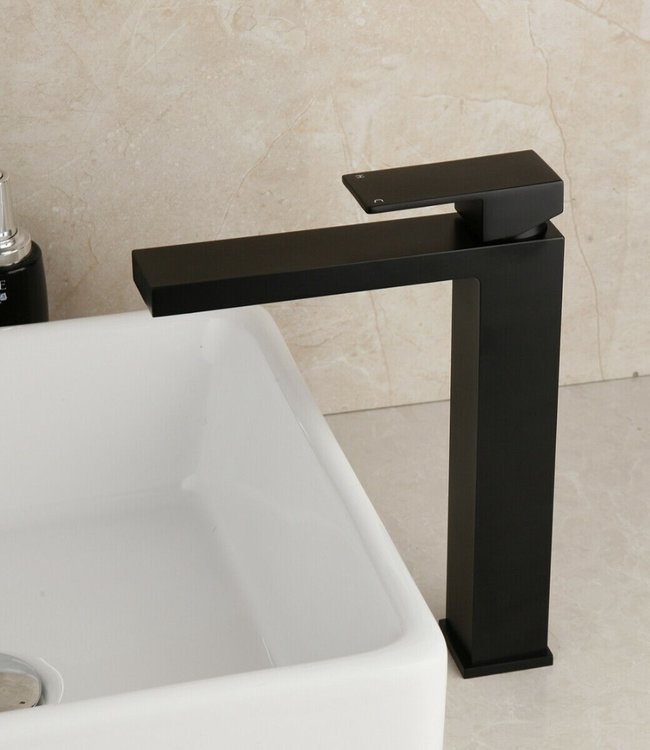 Rene Houtman Hoge Zwarte Mengkraan - H28 cm