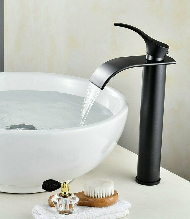 Rene Houtman Zwarte Watervalkraan - Mengkraan - H30 cm