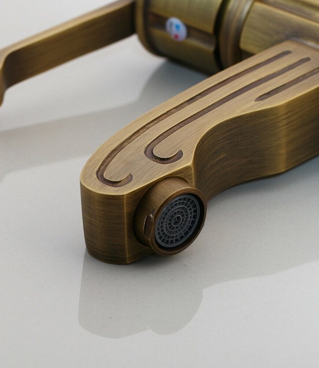 Rene Houtman Nostalgische Bronzen Mengkraan - H35 cm