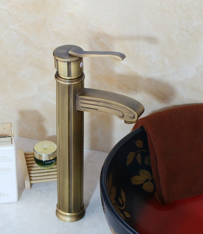 Rene Houtman Nostalgische Bronzen Mengkraan - H35 cm