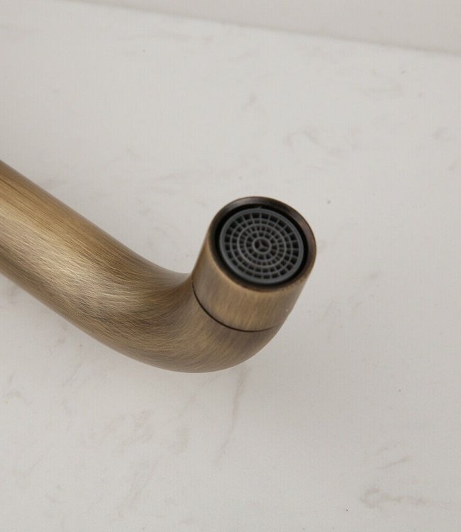 Rene Houtman Bronzen Muurkraan Inbouwkraan - L22 cm met vast binnenwerk