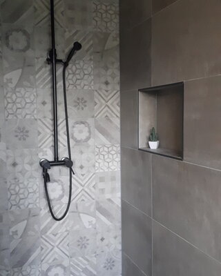 Rene Houtman Klassieke Olie Bronzen Douche