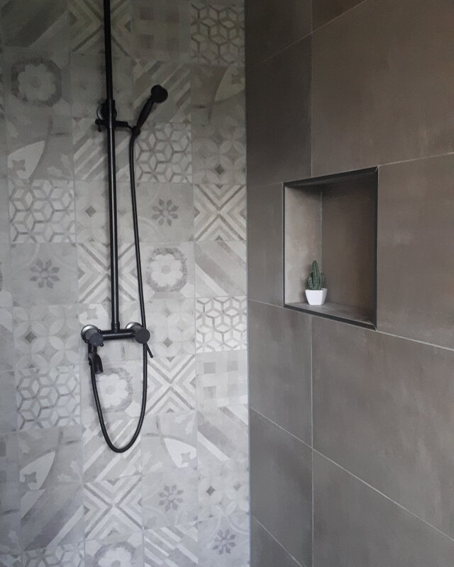 Rene Houtman Klassieke Olie Bronzen Douche